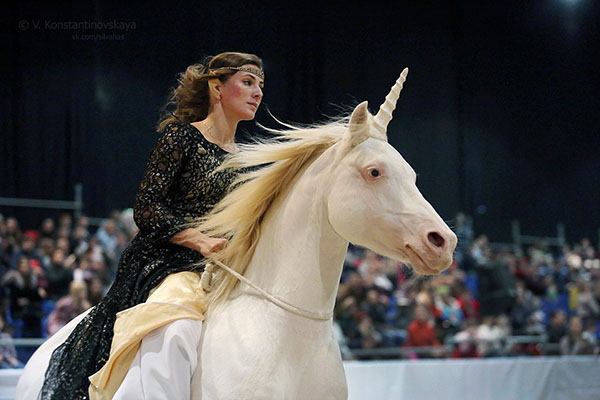 Красочное пони-шоу на выставке «Эквирос»